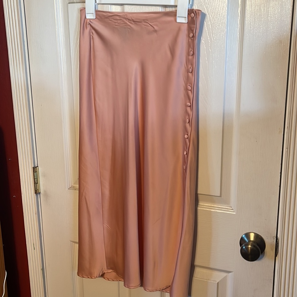 Rose pink silk skirt 🌹